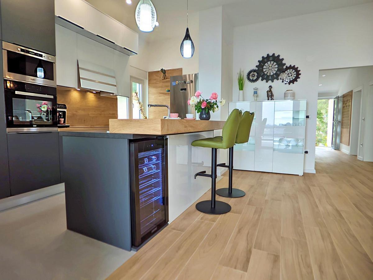 Luxury Sunrise Jacuzzi Apts, 50 M From The Beach Kali Exterior photo