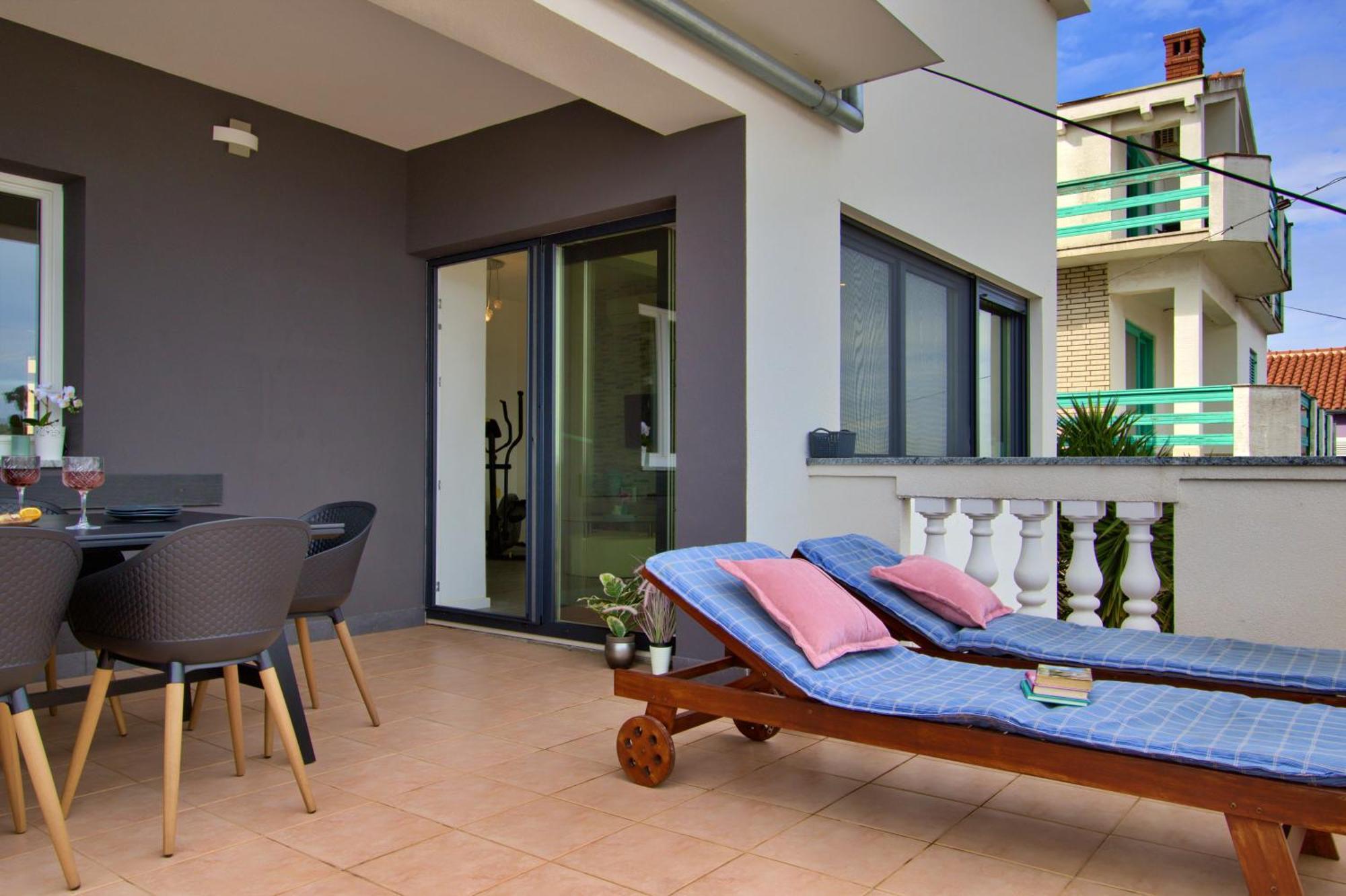 Luxury Sunrise Jacuzzi Apts, 50 M From The Beach Kali Room photo